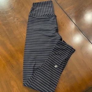 Black striped leggings